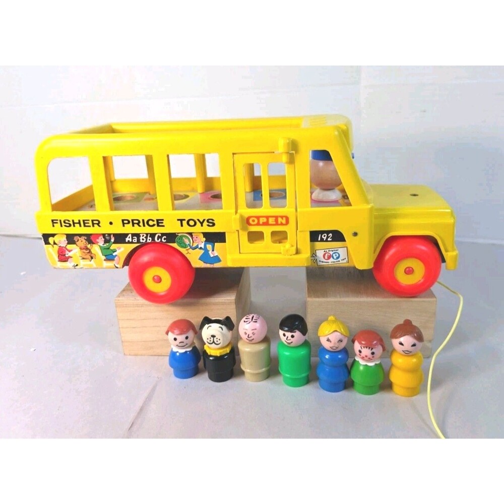 Vintage Fisher Price 1968 #192  School Bus 7 People Pull toy eyes move